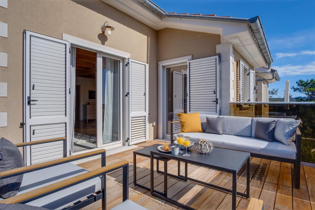 נזרין Lucica 360 Sea View Suite מראה חיצוני תמונה